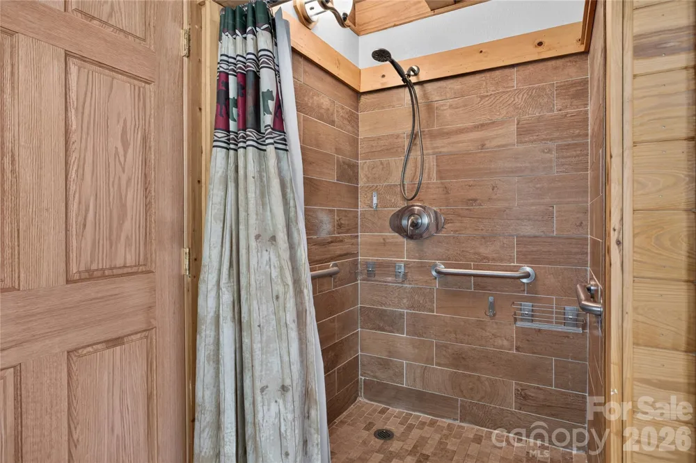 335 Whites Lake Boulevard Saluda, NC 28773