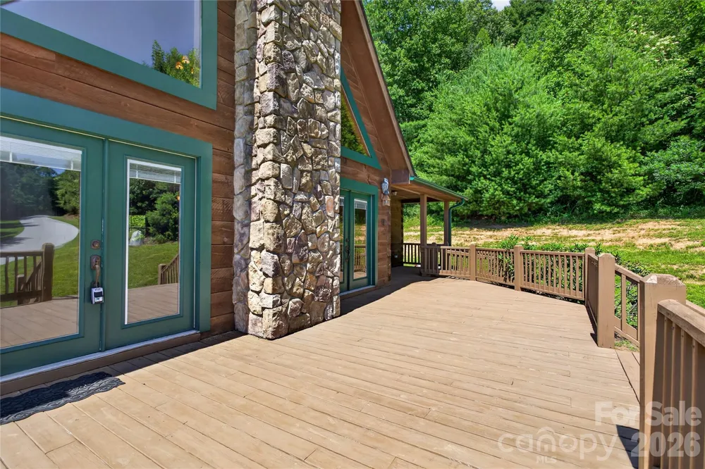 335 Whites Lake Boulevard Saluda, NC 28773