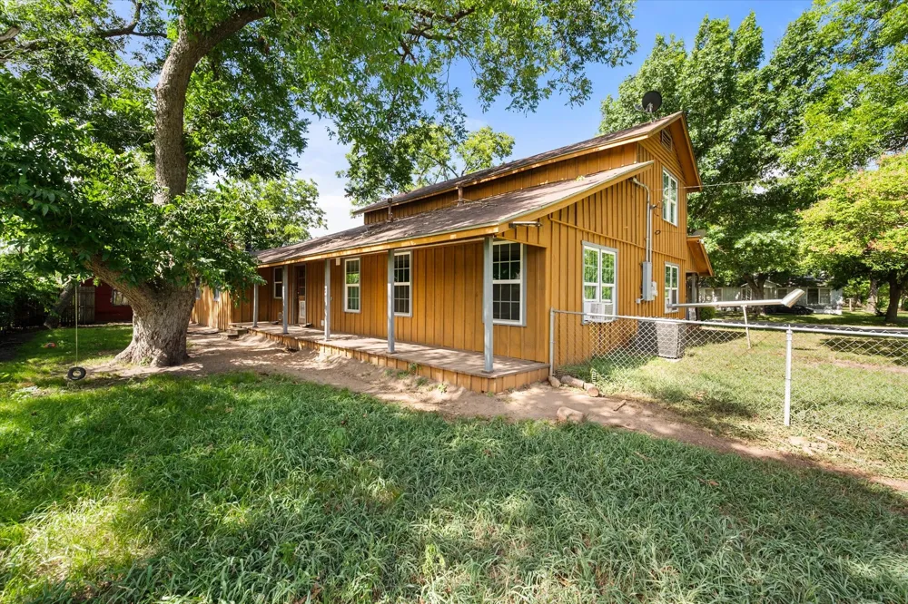 101 S Wright Avenue Kerens, TX 75144