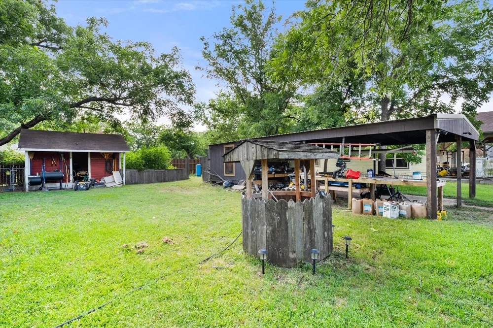 101 S Wright Avenue Kerens, TX 75144