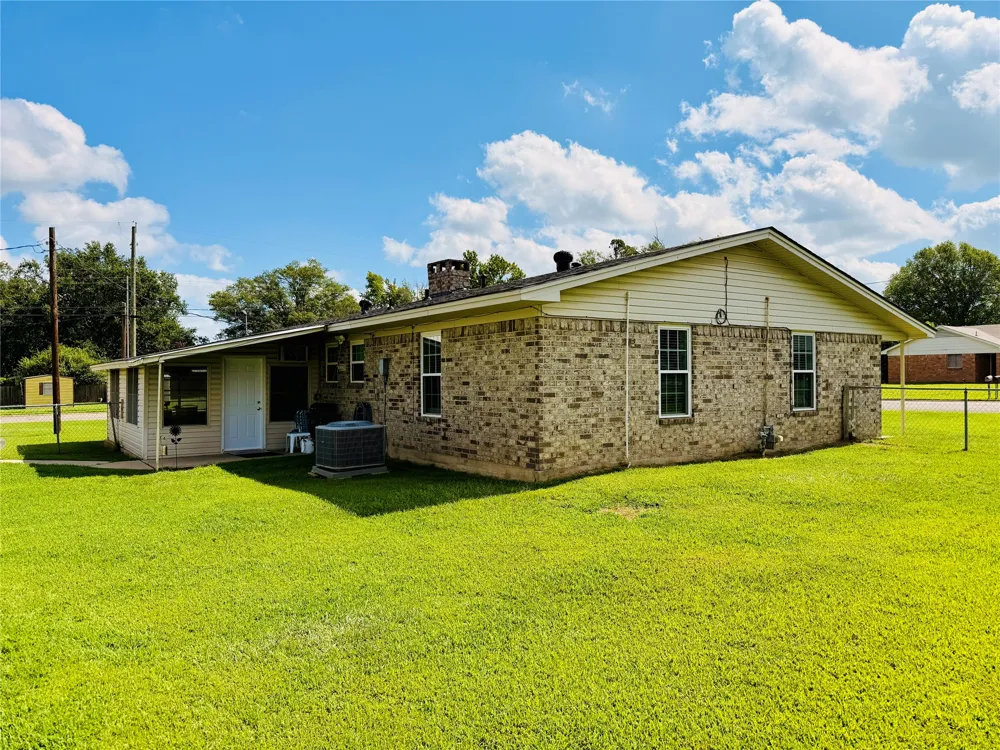 100 Vatra Street Mount Vernon, TX 75457