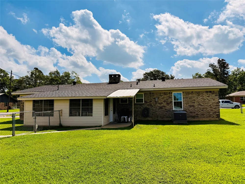 100 Vatra Street Mount Vernon, TX 75457