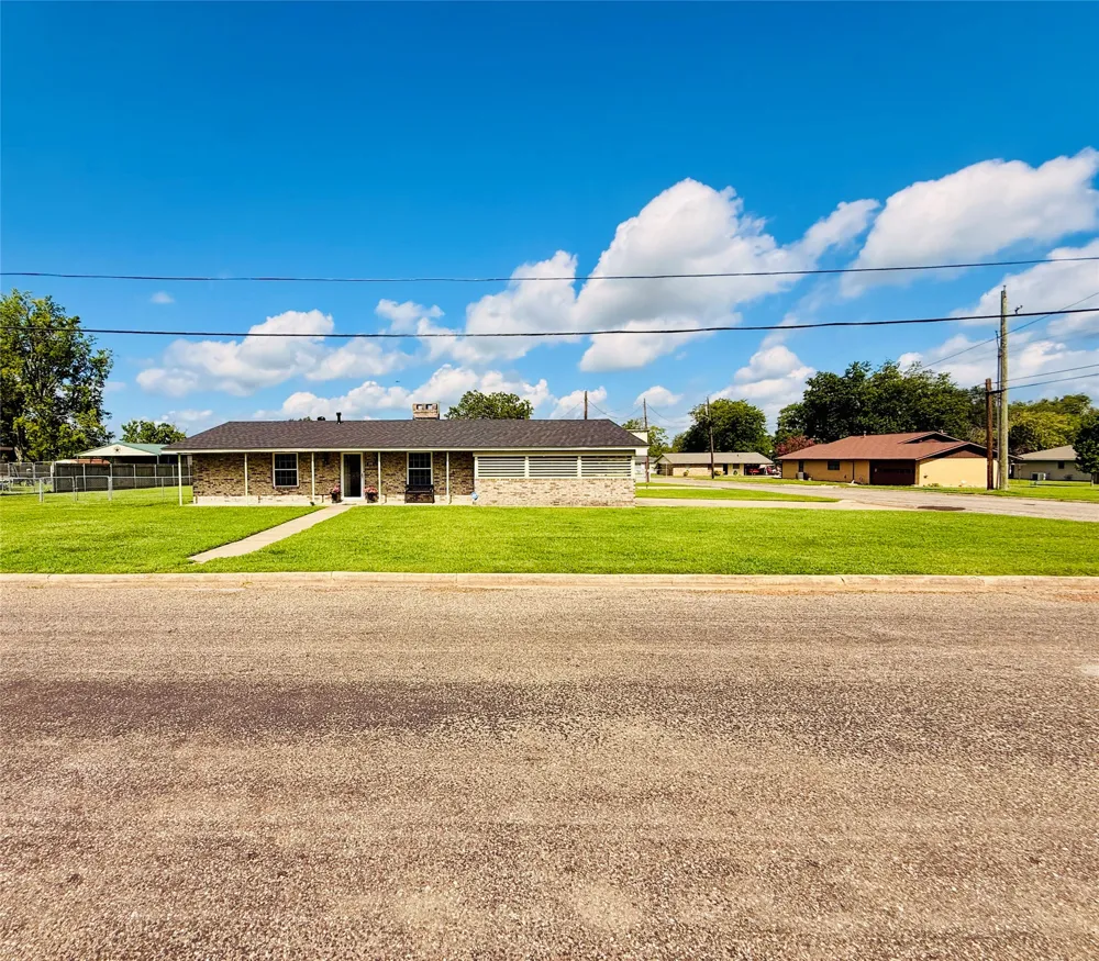 100 Vatra Street Mount Vernon, TX 75457