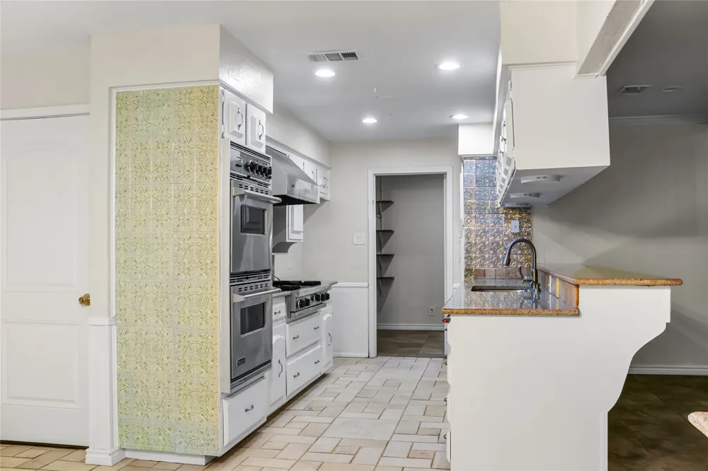 613 Overland Trail Southlake, TX 76092