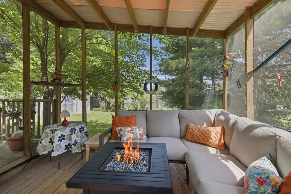 24 W Ash Street Three Oaks, MI 49128