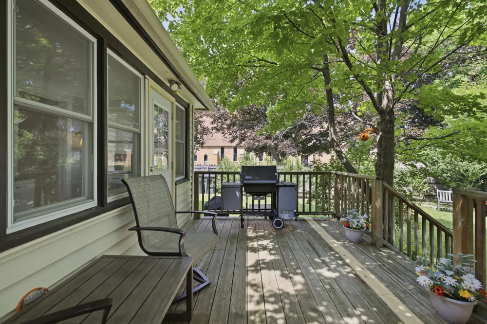24 W Ash Street Three Oaks, MI 49128