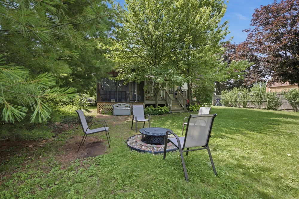 24 W Ash Street Three Oaks, MI 49128