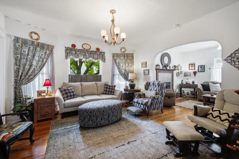 24 W Ash Street Three Oaks, MI 49128