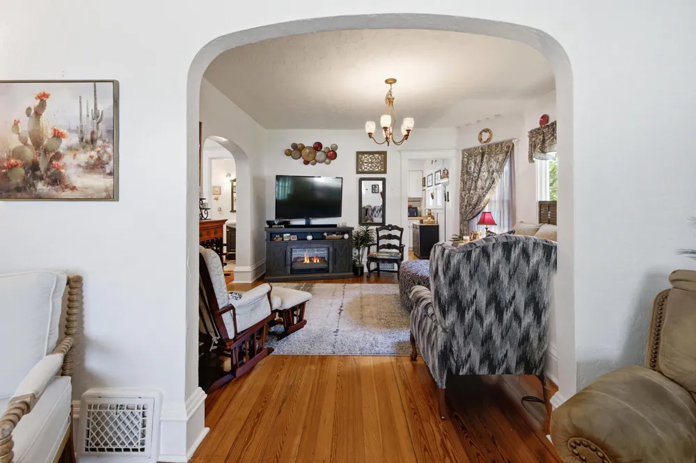 24 W Ash Street Three Oaks, MI 49128