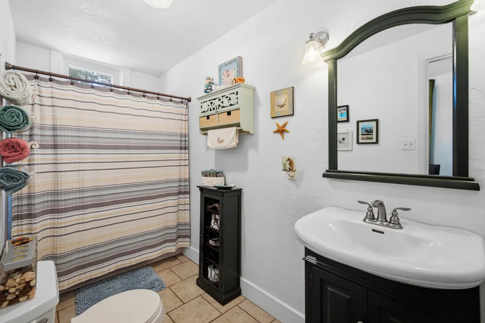 24 W Ash Street Three Oaks, MI 49128