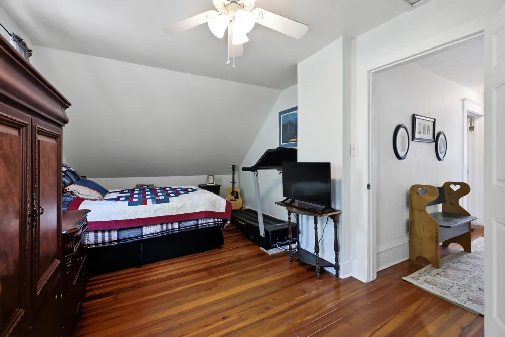 24 W Ash Street Three Oaks, MI 49128