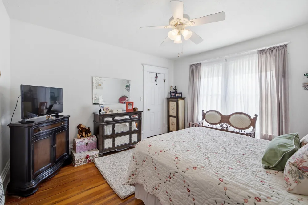 24 W Ash Street Three Oaks, MI 49128