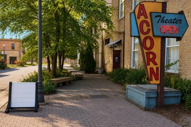 24 W Ash Street Three Oaks, MI 49128