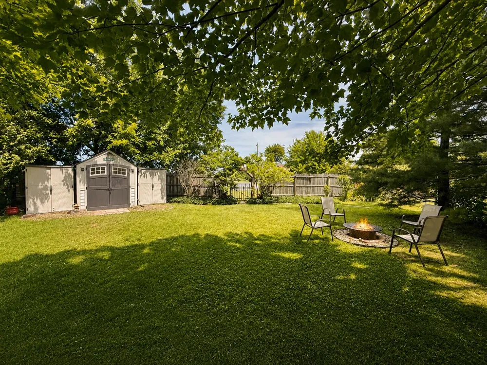 24 W Ash Street Three Oaks, MI 49128