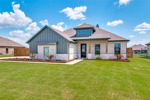 2009 Meadowbrook Lane