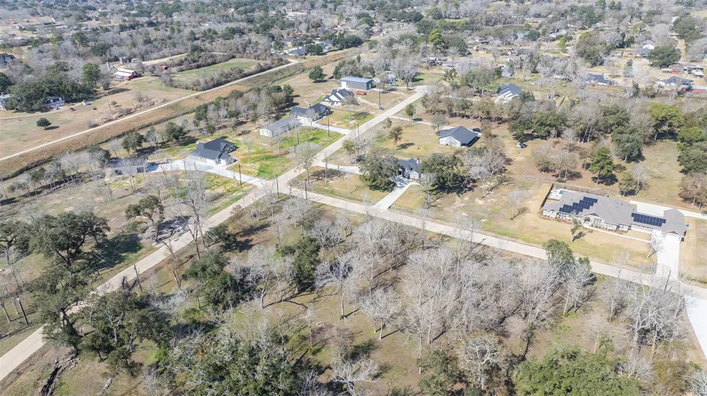 2807 Chinaberry Lane Alvin, TX 77511
