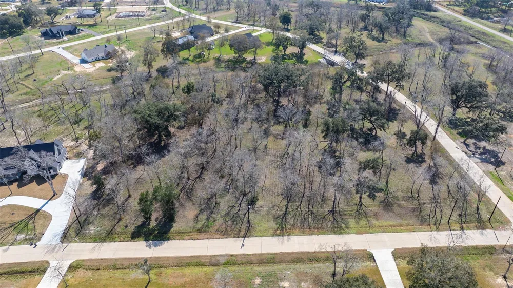2807 Chinaberry Lane Alvin, TX 77511