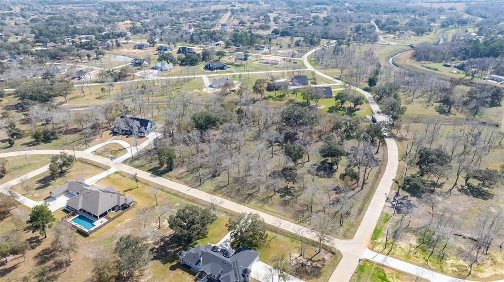 2807 Chinaberry Lane Alvin, TX 77511