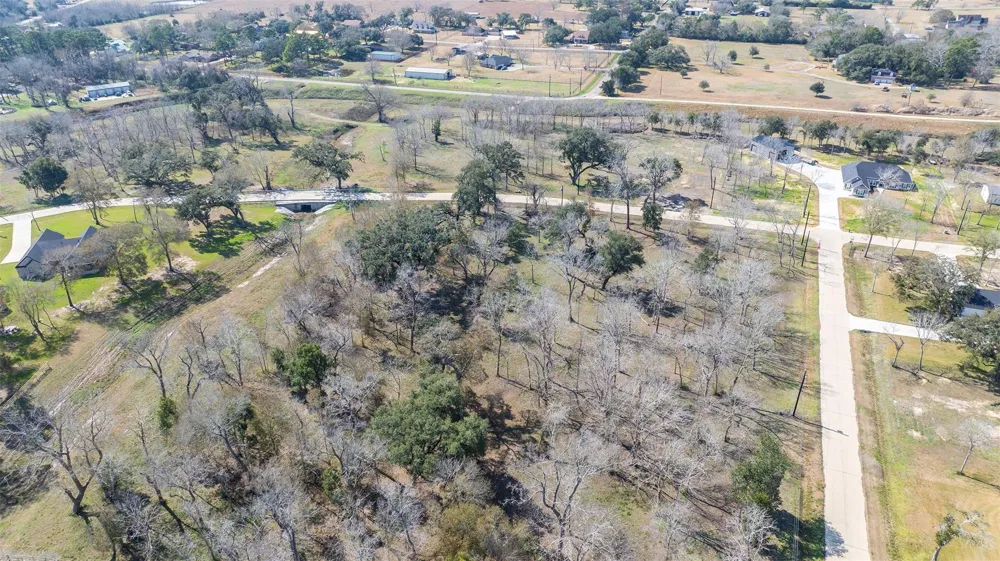 2807 Chinaberry Lane Alvin, TX 77511