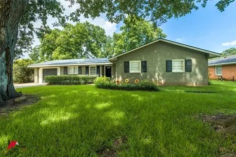 4421 Fern Avenue