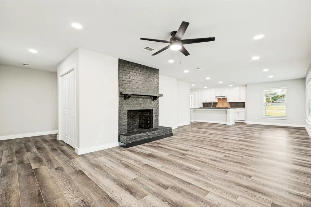 437 peninsula Drive Lakewood Village, TX 75068