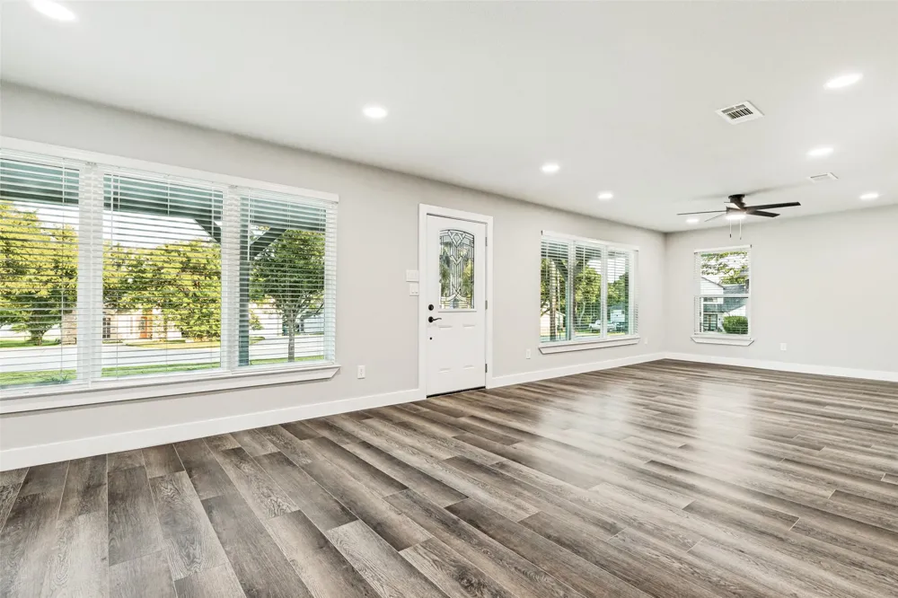 437 peninsula Drive Lakewood Village, TX 75068
