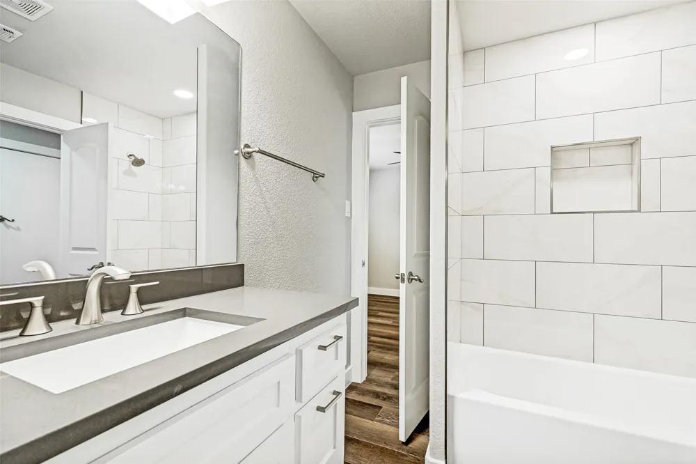 437 peninsula Drive Lakewood Village, TX 75068