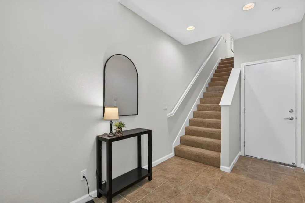 461 Bedford Loop Mountain View, CA 94043