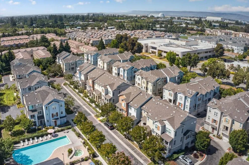461 Bedford Loop Mountain View, CA 94043