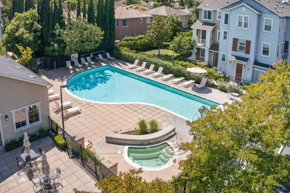 461 Bedford Loop Mountain View, CA 94043