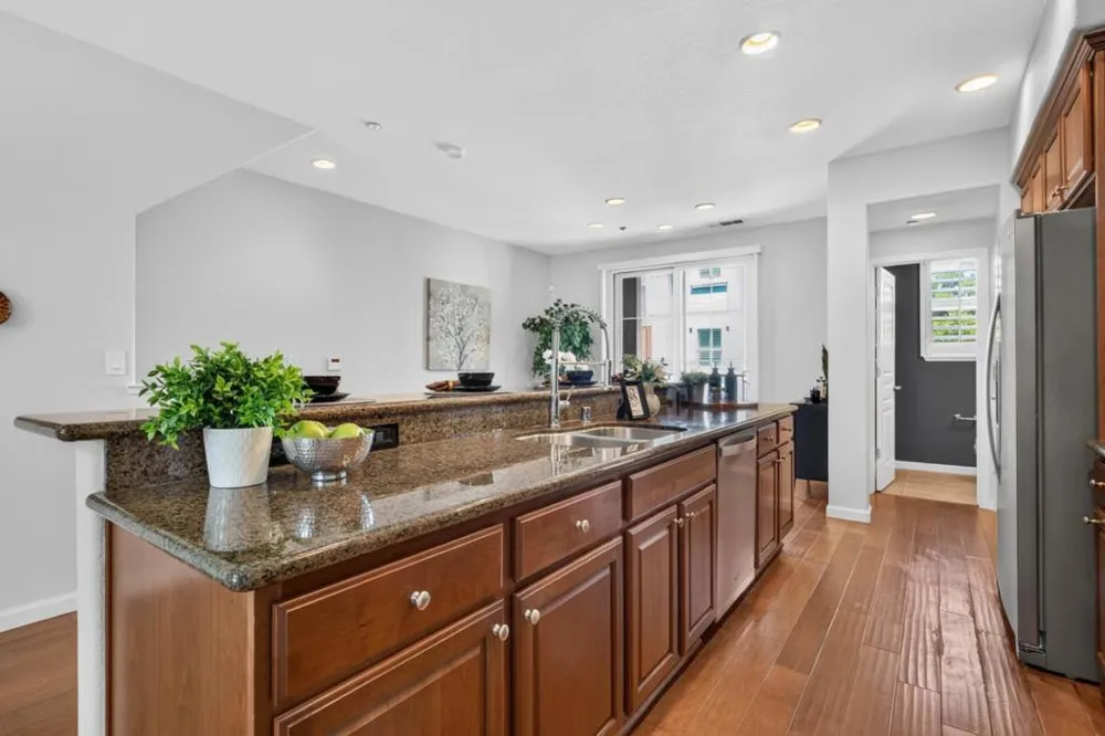 461 Bedford Loop Mountain View, CA 94043