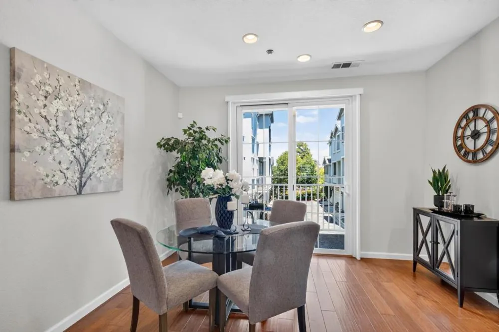 461 Bedford Loop Mountain View, CA 94043