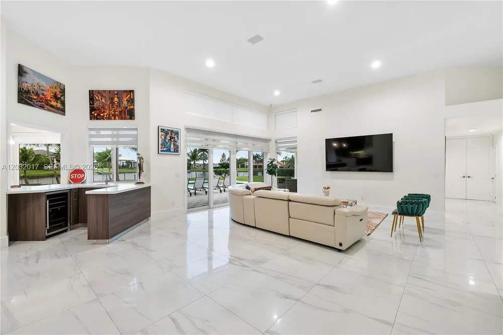2235 SW 105th Ter Davie, FL 33324