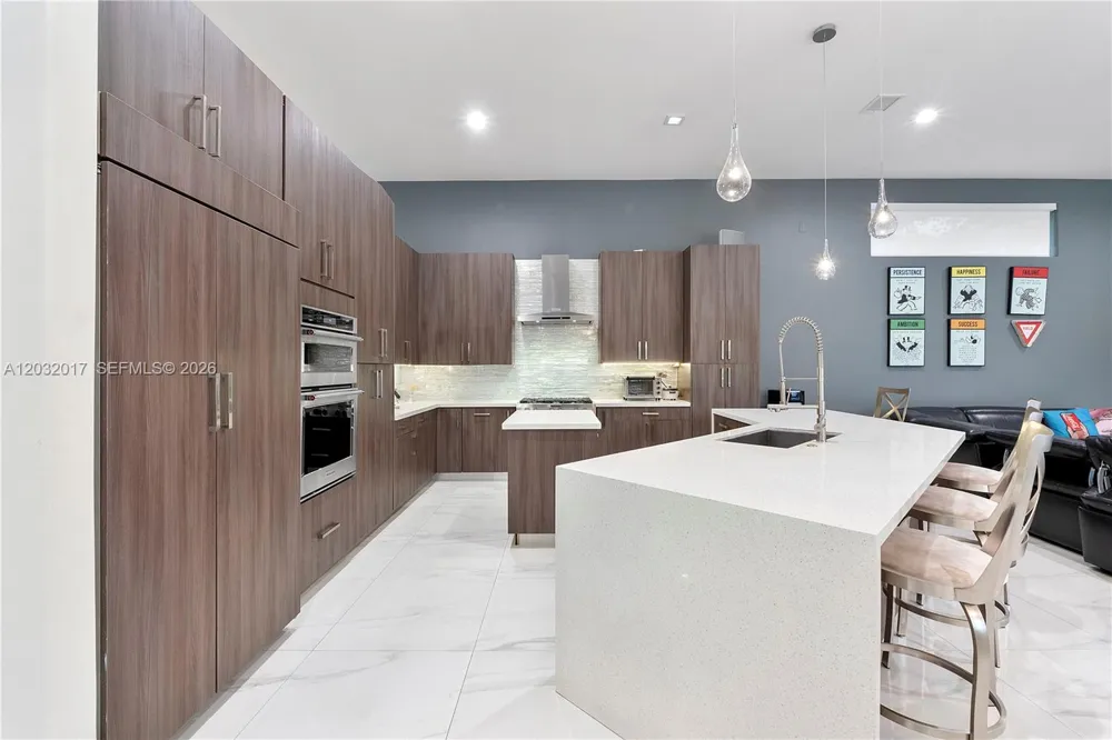 2235 SW 105th Ter Davie, FL 33324