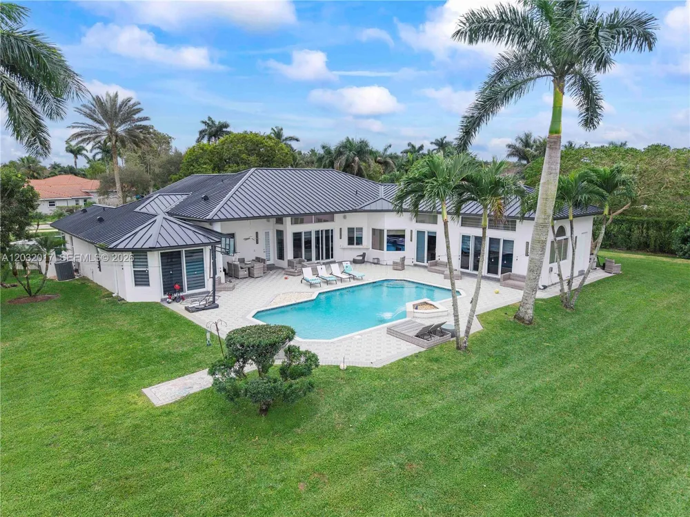2235 SW 105th Ter Davie, FL 33324