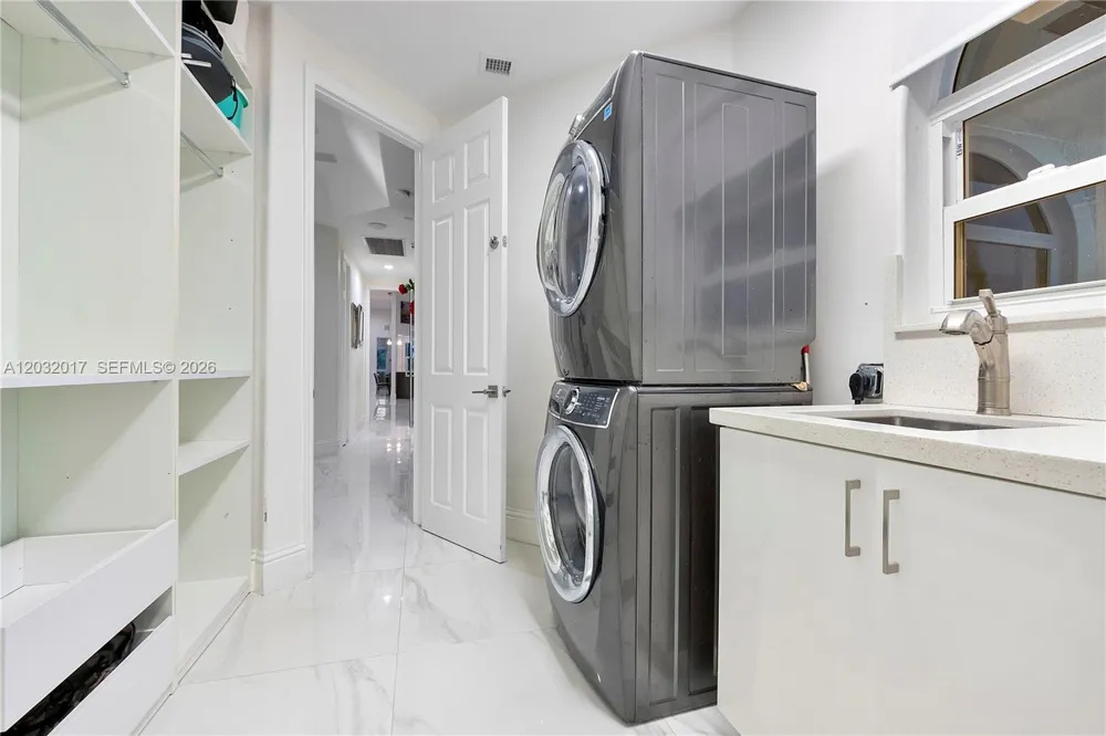2235 SW 105th Ter Davie, FL 33324