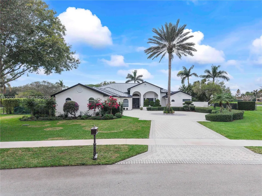 2235 SW 105th Ter Davie, FL 33324