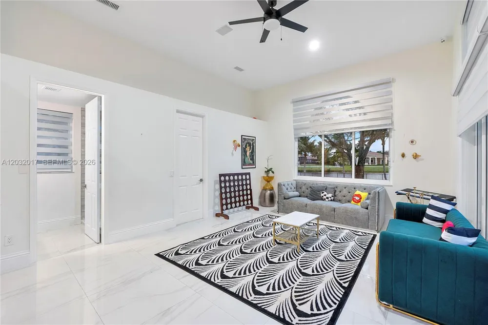 2235 SW 105th Ter Davie, FL 33324