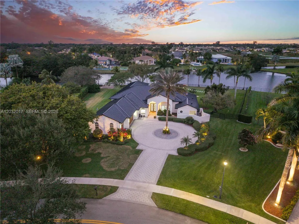 2235 SW 105th Ter Davie, FL 33324