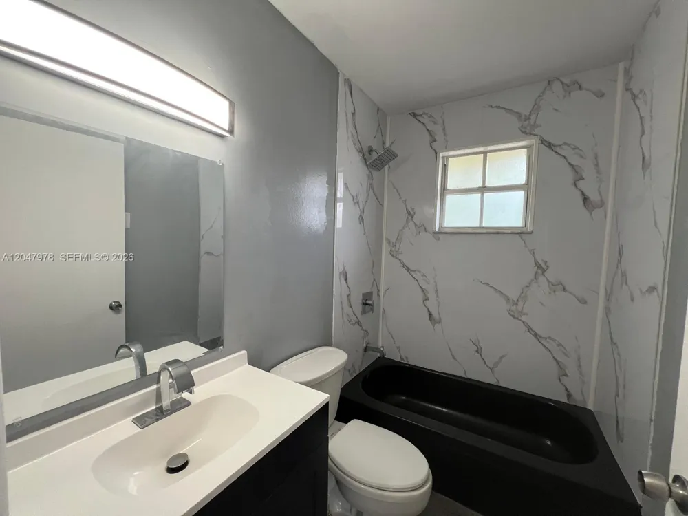 451 NE 136th St #I-101 North Miami, FL 33161
