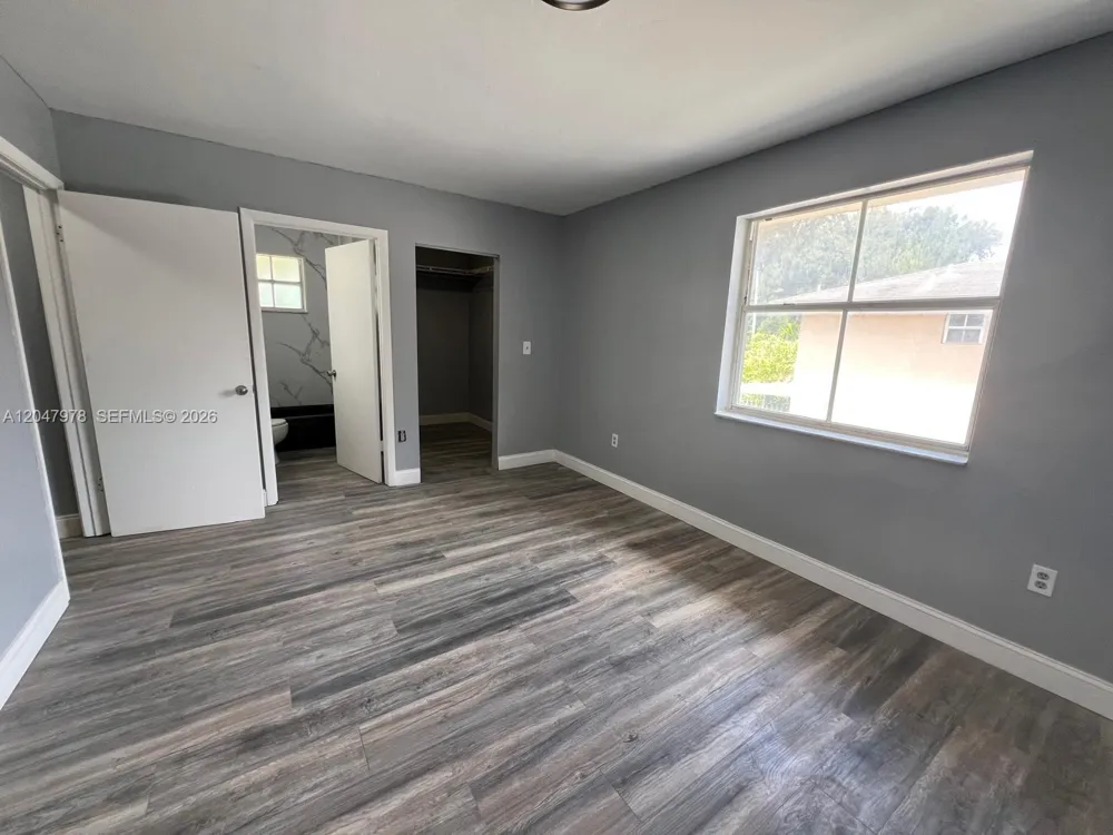 451 NE 136th St #I-101 North Miami, FL 33161