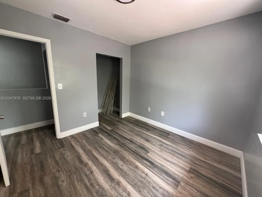 451 NE 136th St #I-101 North Miami, FL 33161