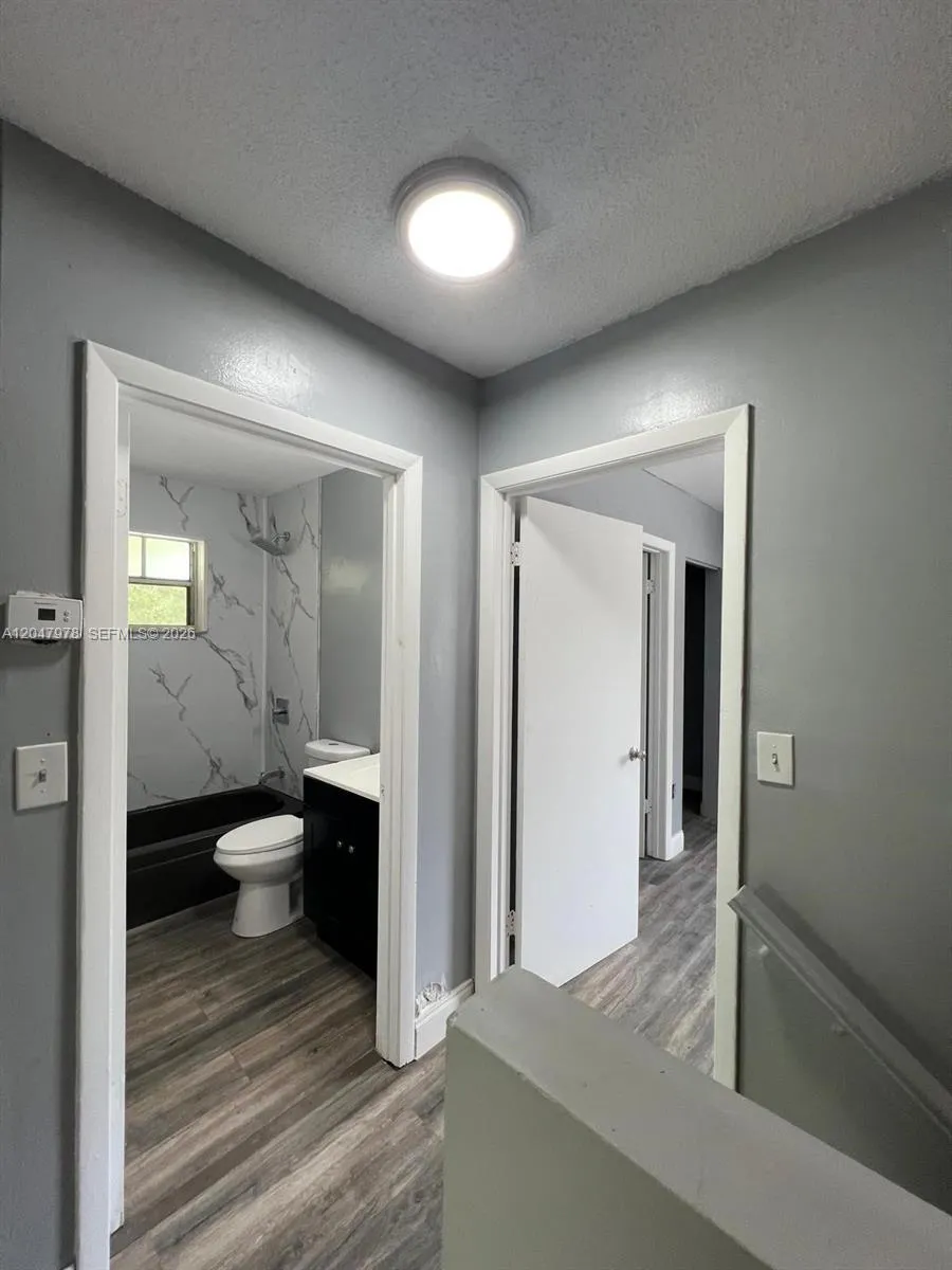 451 NE 136th St #I-101 North Miami, FL 33161