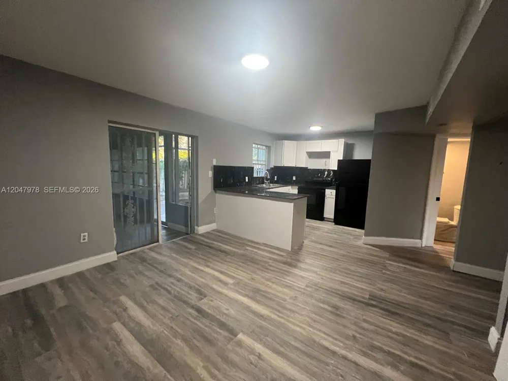 451 NE 136th St #I-101 North Miami, FL 33161