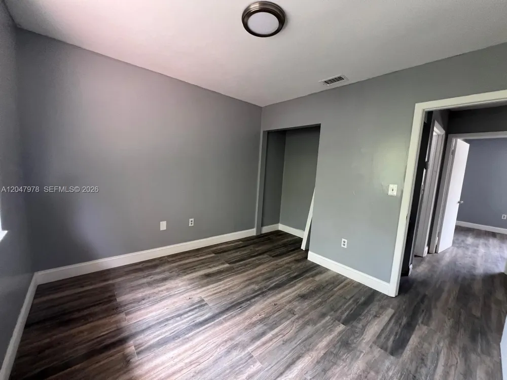 451 NE 136th St #I-101 North Miami, FL 33161