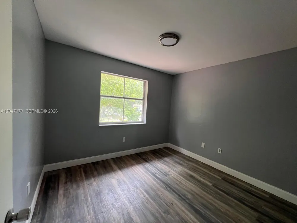 451 NE 136th St #I-101 North Miami, FL 33161