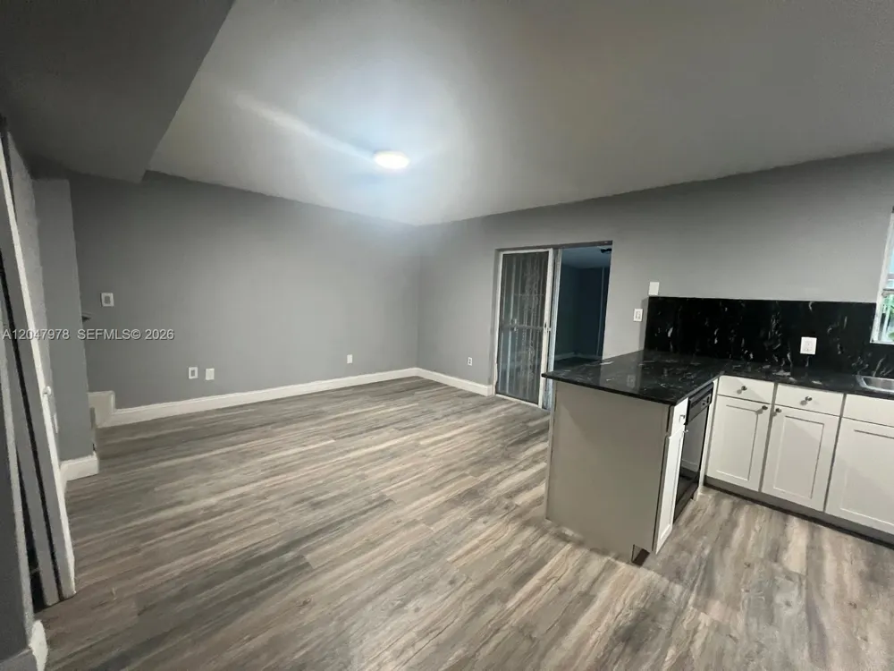 451 NE 136th St #I-101 North Miami, FL 33161