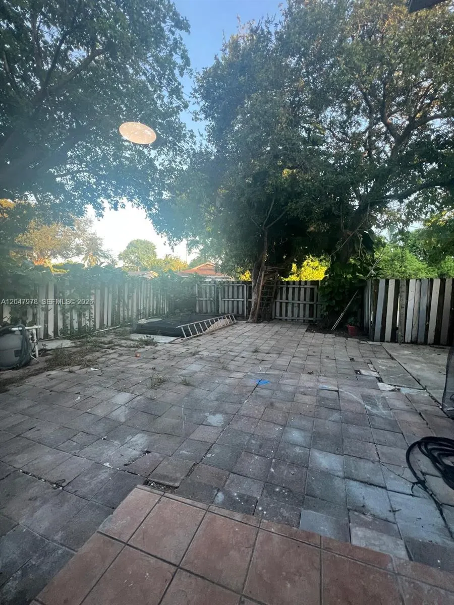 451 NE 136th St #I-101 North Miami, FL 33161