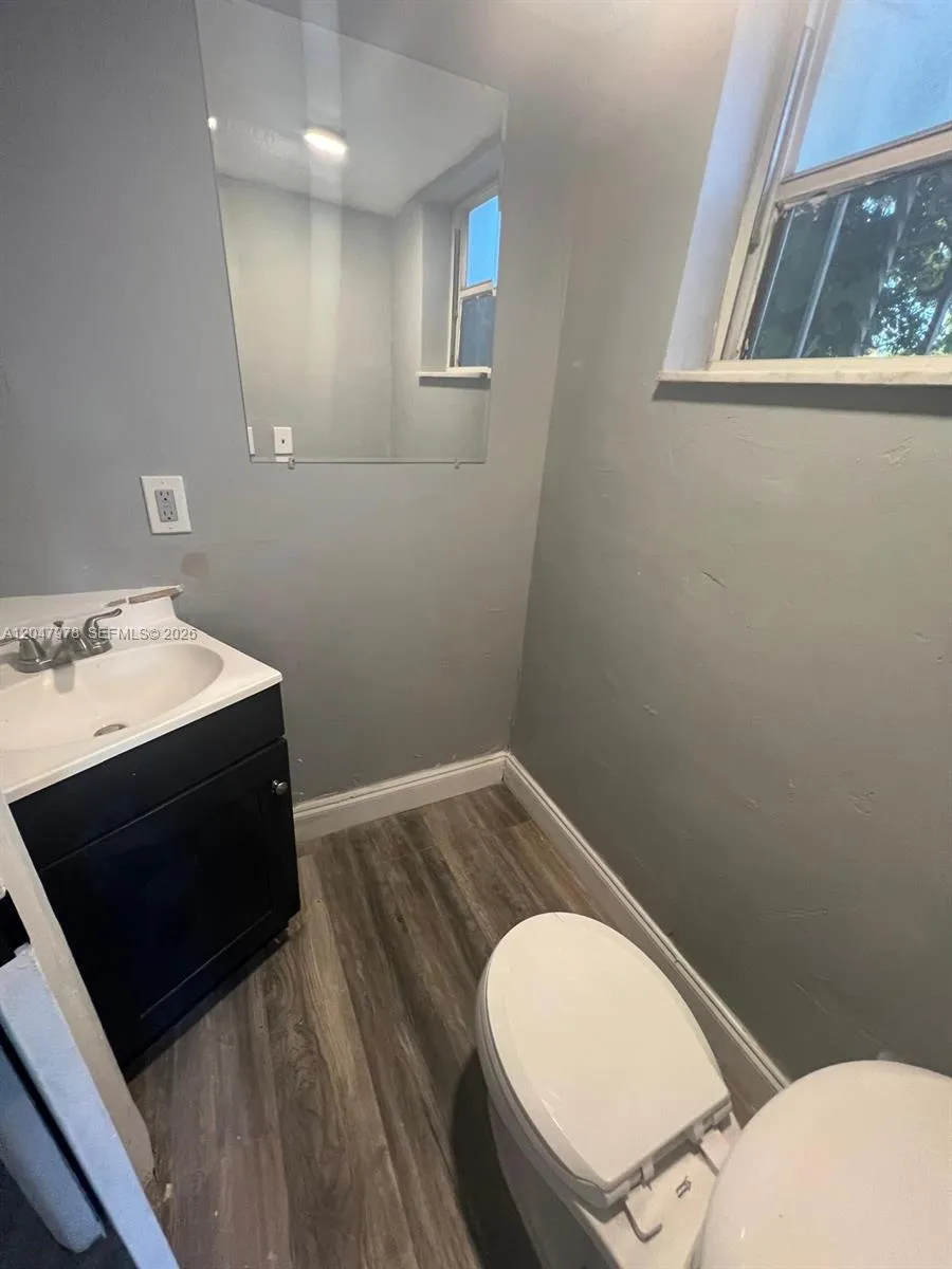 451 NE 136th St #I-101 North Miami, FL 33161