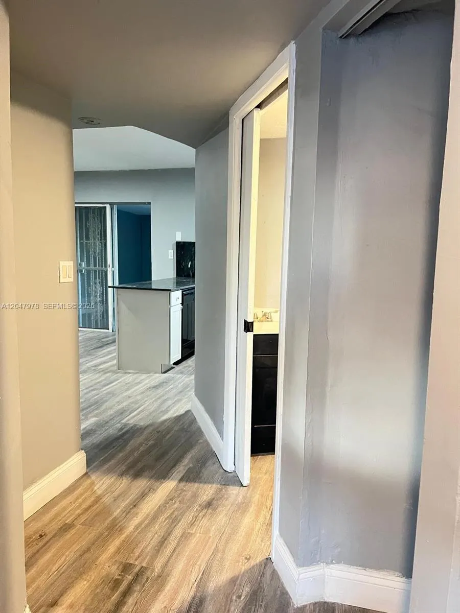451 NE 136th St #I-101 North Miami, FL 33161
